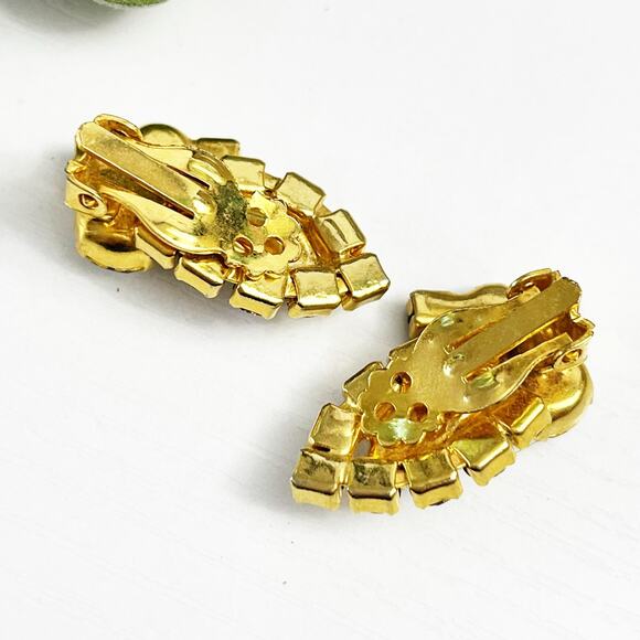 Aurora Borealis Mid-Century Vintage Cluster Clip Earrings - Picture 5 of 5